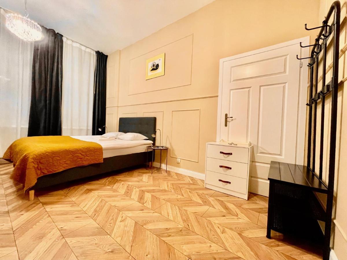 Petite Visite No 4a I 4b Torun