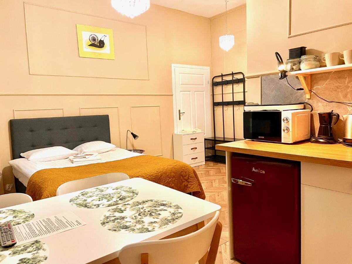 Petite Visite No 4a I 4b Apartment